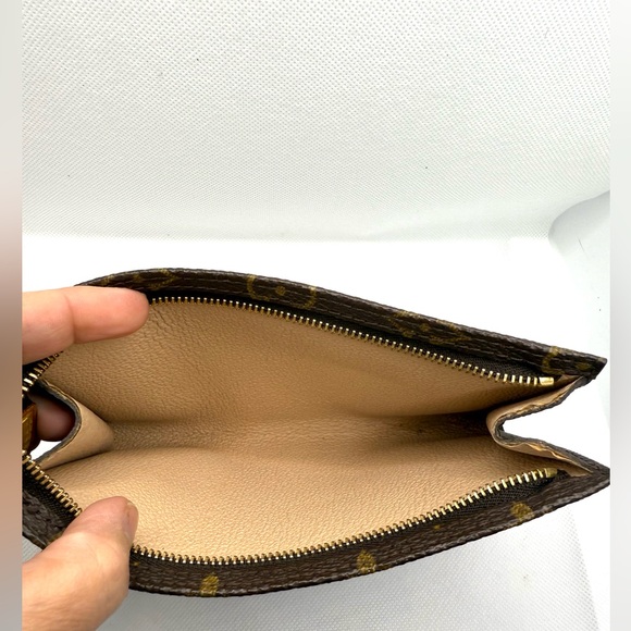 Louis Vuitton Monogram Toiletry Pouch - Picture 9 of 10